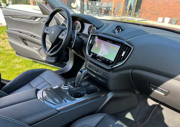 Maserati Ghibli cena 290000 przebieg: 54000, rok produkcji 2021 z Gdańsk małe 46